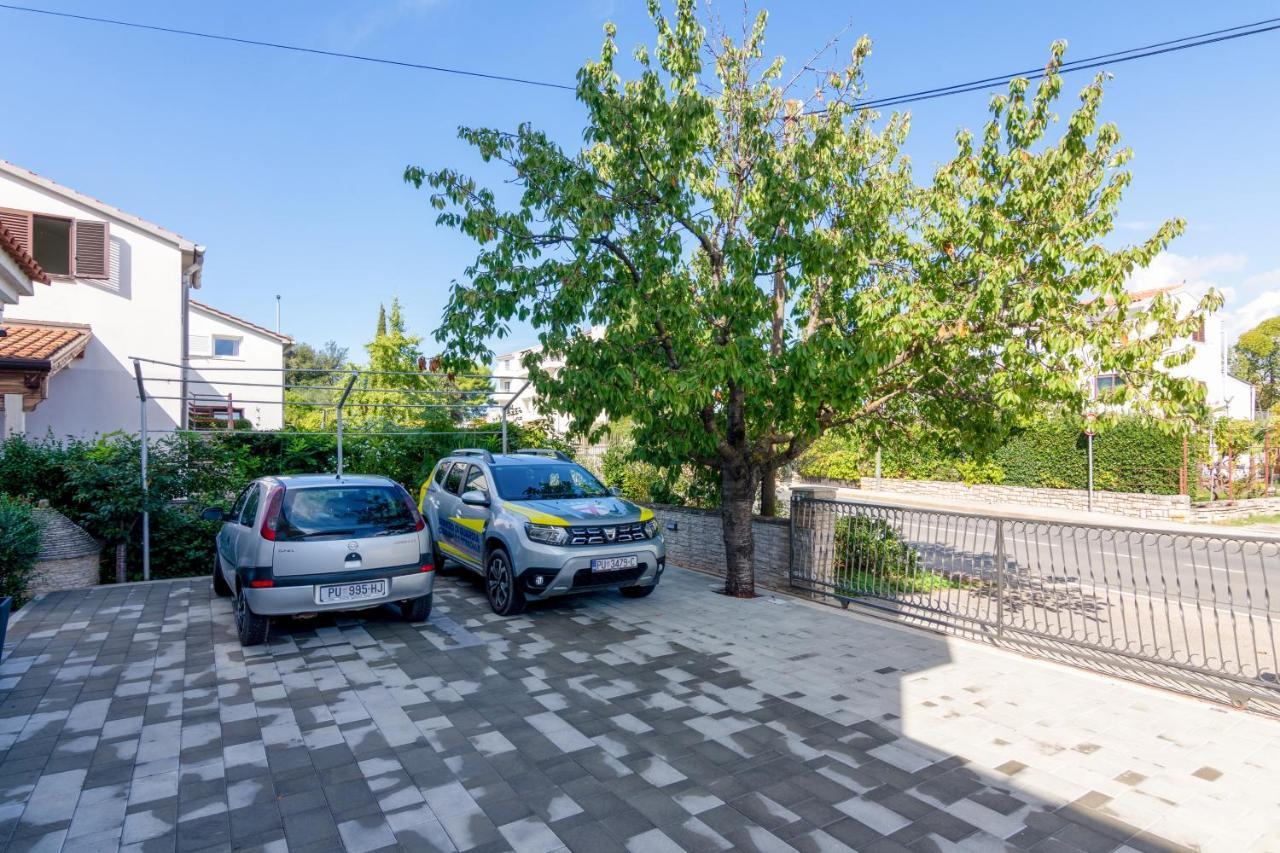 Apartments With A Parking Space Rovinj - 12656 Экстерьер фото