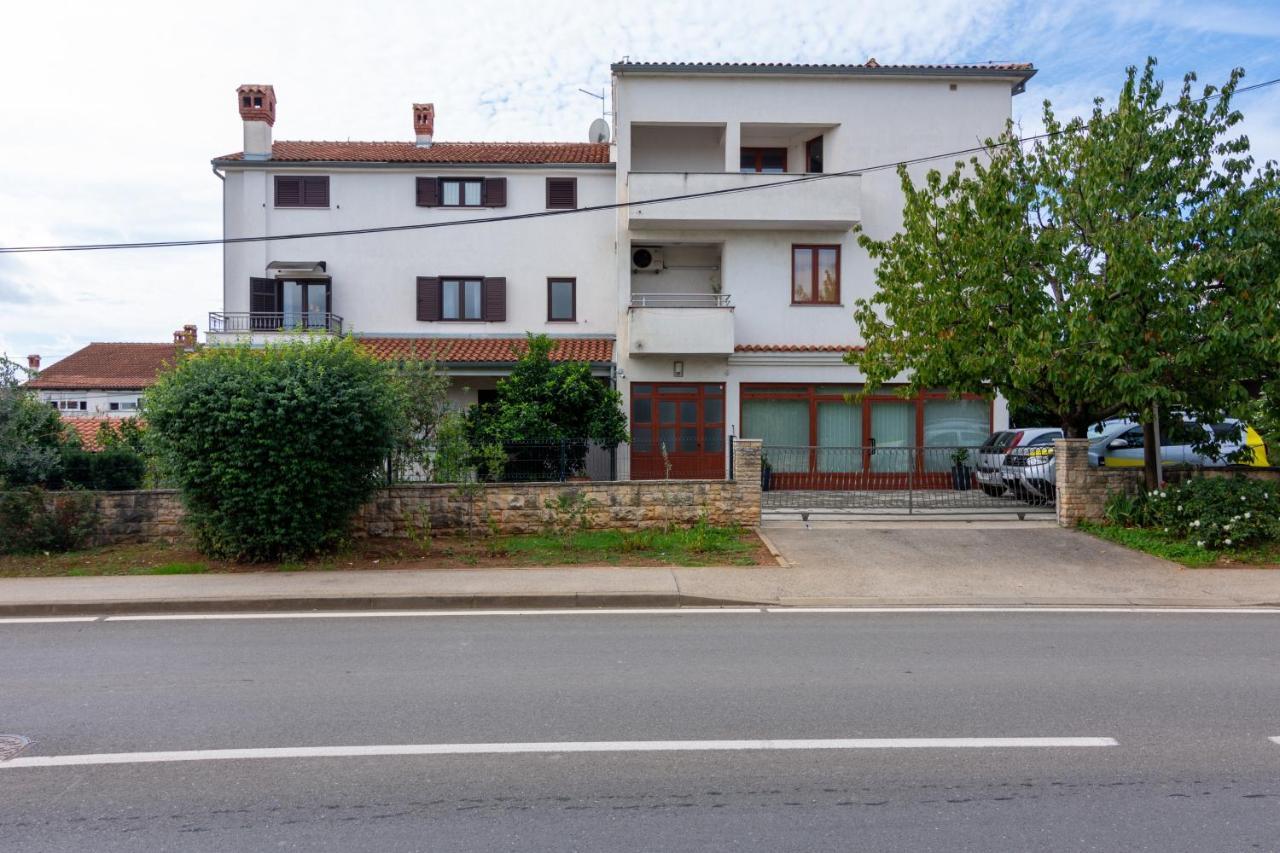 Apartments With A Parking Space Rovinj - 12656 Экстерьер фото